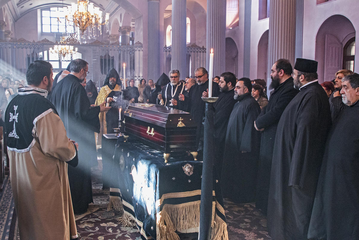 ‘Yarıda kalmış bir yolculuğun ardından on yıl süren bir veda’